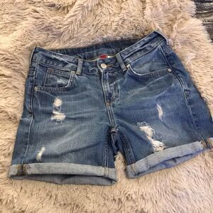 Super. Cute love me love you Jean shorts